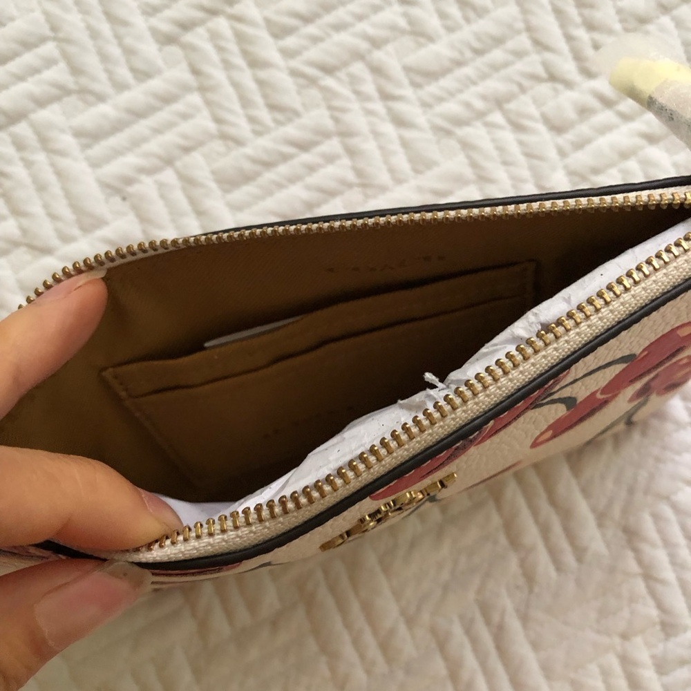 Authentic Coach Wristlet in Cherry Print Genuine Pebbled Leather 🍒 - Picture 2 of 4
